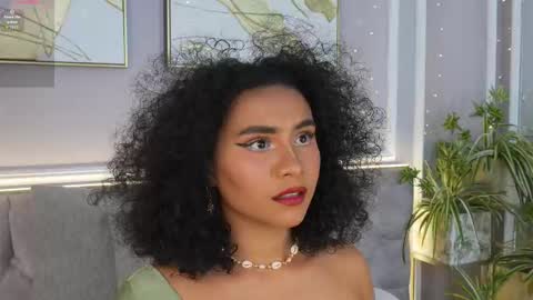 Snapshot of ellette_ chatting on February 2026 07:21:01 PM princess online show from February 2026 07:21:01 PM