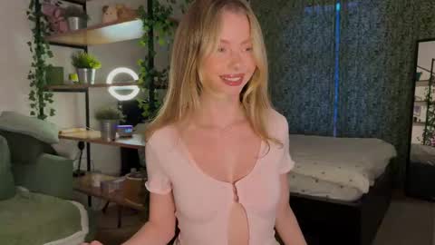 Snapshot of elli_harmon chatting on March 2026 04:51:01 PM Ellie --- Ill see you either on Friday or Saturday and definitely on Sunday online show from March 2026 04:51:01 PM