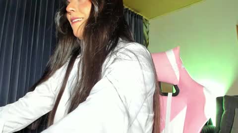 Snapshot of ellie_ee chatting on March 2026 11:16:01 AM Ellie online show from March 2026 11:16:01 AM