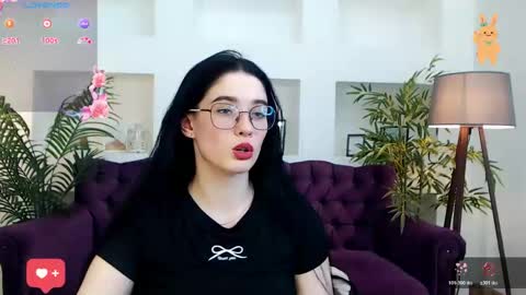 Snapshot of ellie_magic chatting on April 2026 01:45:02 PM ellie_magic online show from April 2026 01:45:02 PM