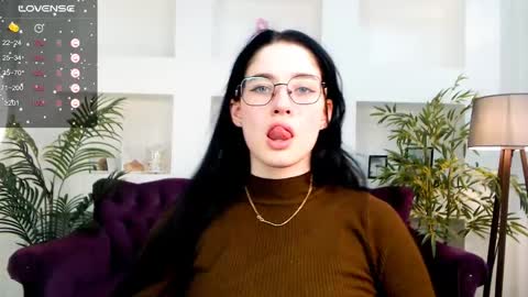 Snapshot of ellie_magic chatting on April 2026 01:24:02 PM ellie_magic online show from April 2026 01:24:02 PM