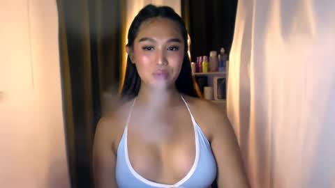 Snapshot of elliecummers chatting on June 2026 06:38:01 AM ellie online show from June 2026 06:38:01 AM