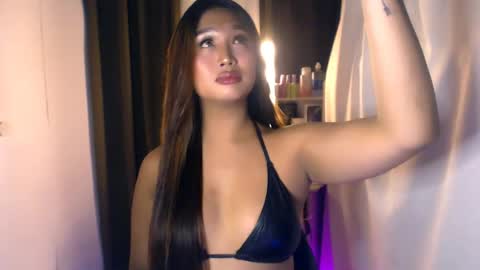 Snapshot of elliecummers chatting on July 2026 02:37:01 PM ellie online show from July 2026 02:37:01 PM
