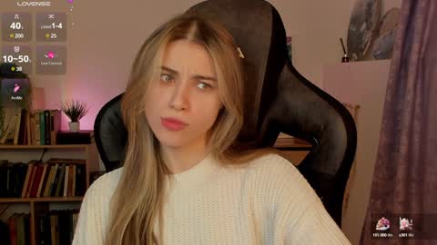 Snapshot of elliecutes chatting on January 2025 05:48:02 AM elliecutes online show from January 2025 05:48:02 AM