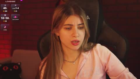 Snapshot of elliecutes chatting on January 2025 07:07:02 AM elliecutes online show from January 2025 07:07:02 AM