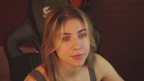 Snapshot of elliecutes chatting on February 2025 05:53:02 AM elliecutes online show from February 2025 05:53:02 AM