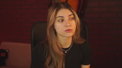 Snapshot of elliecutes chatting on February 2025 08:33:02 AM elliecutes online show from February 2025 08:33:02 AM