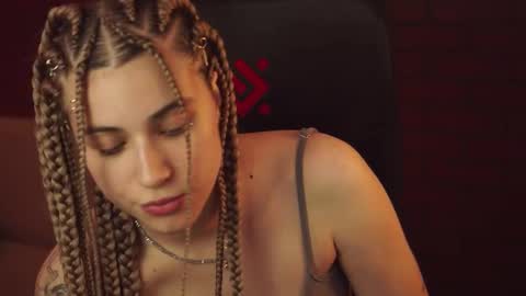 Snapshot of elliecutes chatting on February 2025 12:50:02 PM elliecutes online show from February 2025 12:50:02 PM