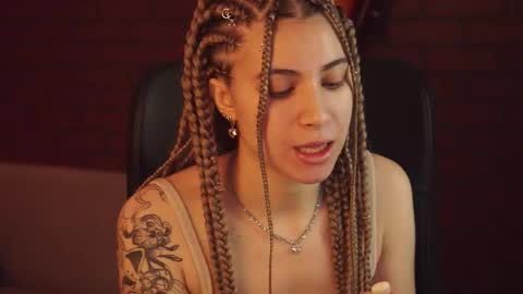 Snapshot of elliecutes chatting on February 2025 05:26:02 AM elliecutes online show from February 2025 05:26:02 AM