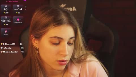 Snapshot of elliecutes chatting on February 2025 02:46:01 PM elliecutes online show from February 2025 02:46:01 PM