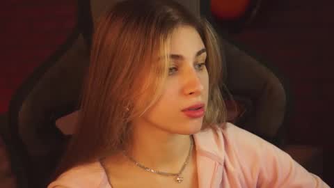 Snapshot of elliecutes chatting on February 2025 09:34:02 AM elliecutes online show from February 2025 09:34:02 AM