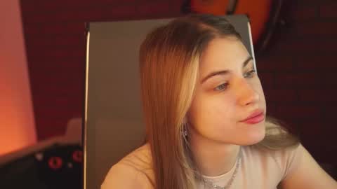 Snapshot of elliecutes chatting on February 2025 08:18:01 AM elliecutes online show from February 2025 08:18:01 AM