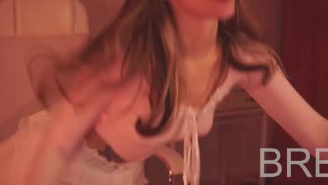 Snapshot of elliecutes chatting on March 2025 04:43:02 AM elliecutes online show from March 2025 04:43:02 AM