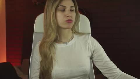 Snapshot of elliecutes chatting on September 2025 08:08:01 AM elliecutes online show from September 2025 08:08:01 AM