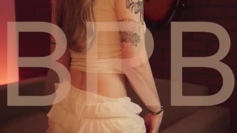 Snapshot of elliecutes chatting on October 2025 05:08:01 AM elliecutes online show from October 2025 05:08:01 AM