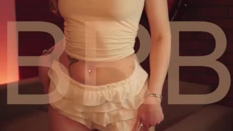 Snapshot of elliecutes chatting on November 2025 08:17:01 AM elliecutes online show from November 2025 08:17:01 AM