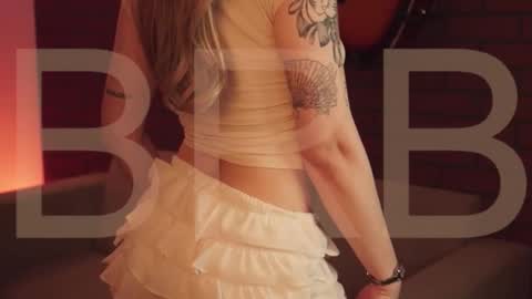 Snapshot of elliecutes chatting on November 2025 08:29:02 AM elliecutes online show from November 2025 08:29:02 AM