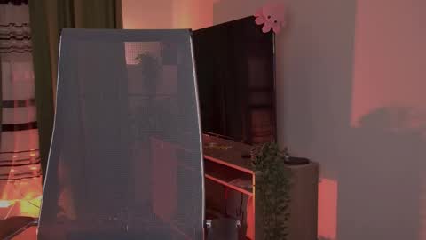 elliecutes online show from May 2026 05:46:01 AM
