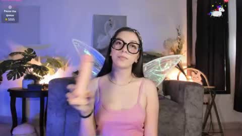 elliedream_ online show from June 2026 02:21:02 PM