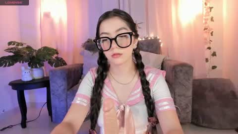 elliedream_ online show from June 2026 03:13:01 PM