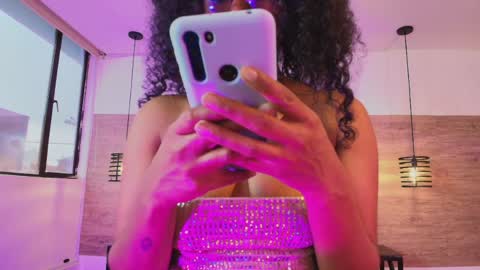 Snapshot of elliee_alves chatting on April 2026 03:24:01 PM elliee_alves online show from April 2026 03:24:01 PM