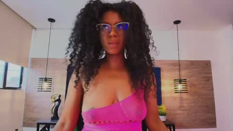 Snapshot of elliee_alves chatting on April 2026 04:44:02 PM elliee_alves online show from April 2026 04:44:02 PM