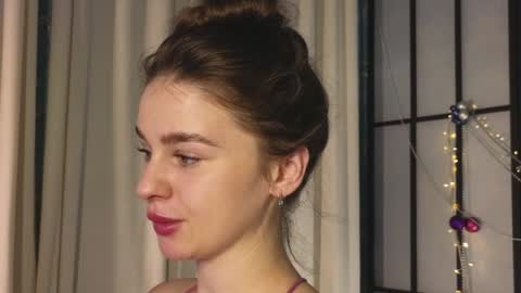 Snapshot of elliephant_ chatting on December 2024 12:45:01 PM just Emily online show from December 2024 12:45:01 PM