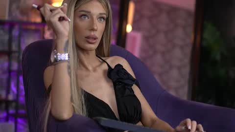 Ellie online show from September 2025 06:59:02 AM