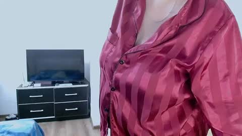 Ellie online show from May 2026 03:26:01 AM