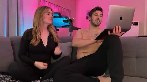 ellieveil online show from April 2026 04:52:02 AM