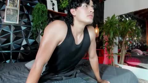 Snapshot of elliot_colton chatting on November 2025 09:26:02 PM Elloit Colton online show from November 2025 09:26:02 PM