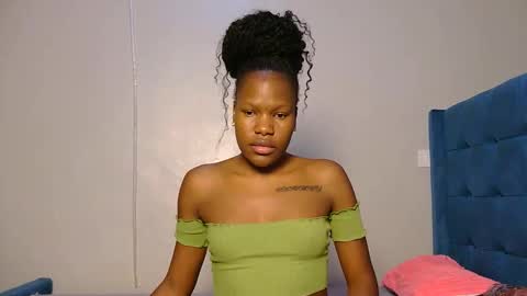 elllanna online show from April 2026 08:20:01 AM