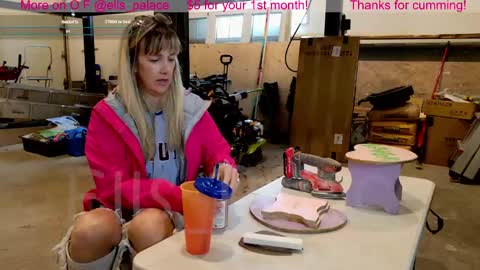 Snapshot of ells_palace chatting on April 2026 07:16:01 PM Ella Bella Bo Bella online show from April 2026 07:16:01 PM