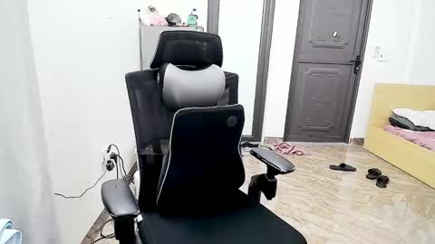 ellsa9x online show from February 2026 05:44:02 AM