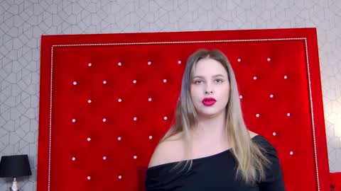 Elsa Jean online show from November 2025 04:58:02 AM