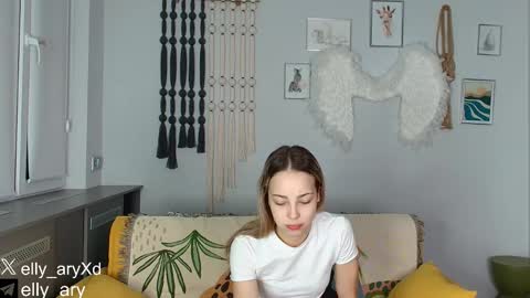 Snapshot of elly_ary chatting on January 2026 09:18:02 PM elly_ary online show from January 2026 09:18:02 PM