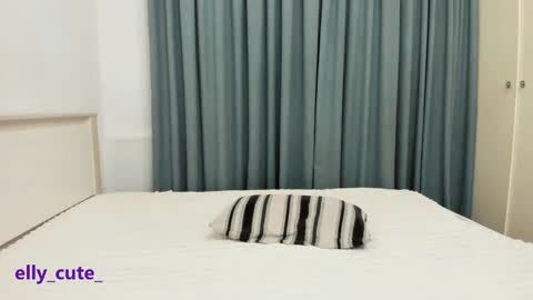 Elly Cute  online show from November 2025 01:37:02 AM