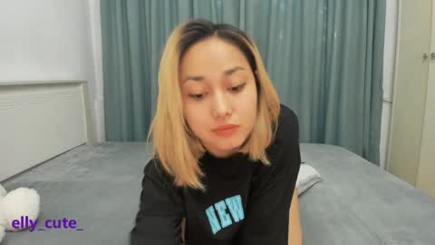 Snapshot of elly_cute_ chatting on May 2026 12:06:02 AM Elly Cute online show from May 2026 12:06:02 AM