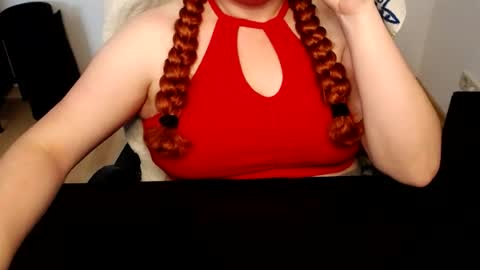 Snapshot of elly_petite chatting on July 2026 07:23:02 AM Elly online show from July 2026 07:23:02 AM