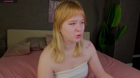 ellya_castro online show from November 2025 12:24:02 AM