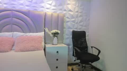 Ellye online show from July 2026 11:16:01 AM