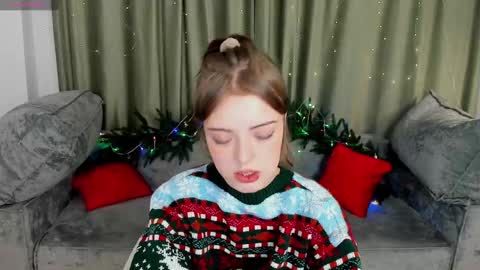 Snapshot of ellyford chatting on December 2024 05:22:02 PM Elly online show from December 2024 05:22:02 PM