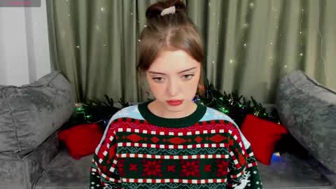 Snapshot of ellyford chatting on December 2024 08:25:02 PM Elly online show from December 2024 08:25:02 PM