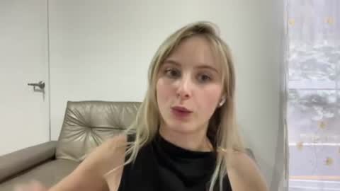 Snapshot of ellykeyofficial chatting on April 2026 07:38:02 PM ellykeyofficial online show from April 2026 07:38:02 PM