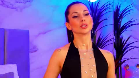 Elly online show from December 2025 09:09:02 PM