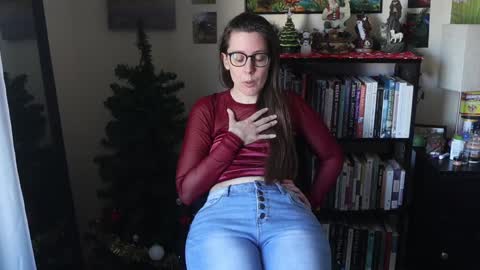 Elly Naomi online show from January 2025 07:23:02 PM