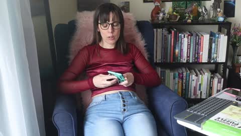 Elly Naomi online show from February 2025 04:46:01 PM