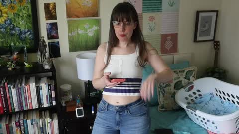 Snapshot of ellynaomi chatting on April 2026 04:49:01 PM Elly Naomi online show from April 2026 04:49:01 PM