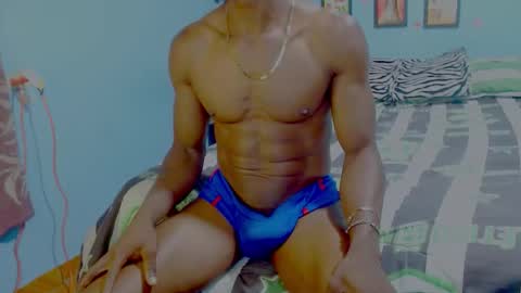 elmiltonnjakee online show from February 2026 09:41:01 PM