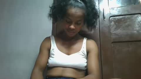 elodie228680 online show from May 2026 04:52:01 AM